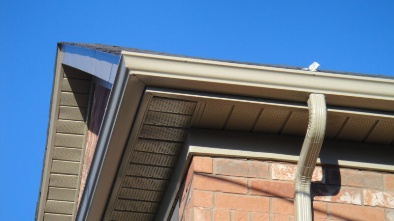 Eavestroughs & Downspouts